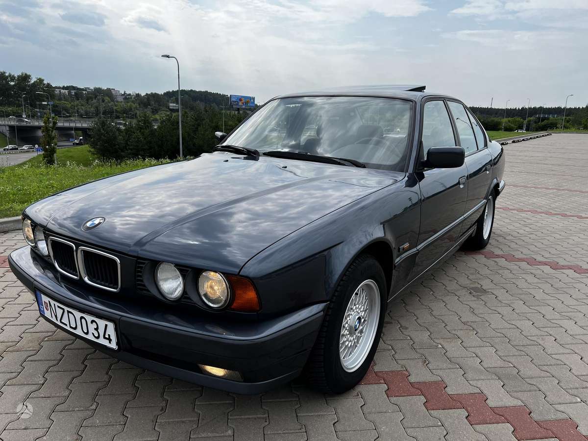 BMW 520, 2.0 l., Седан