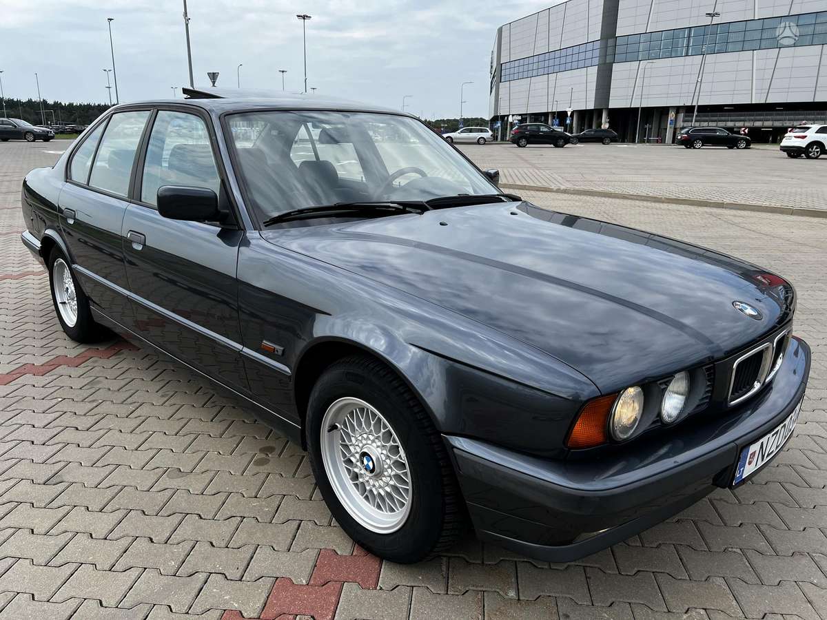 BMW 520, 2.0 l., Седан