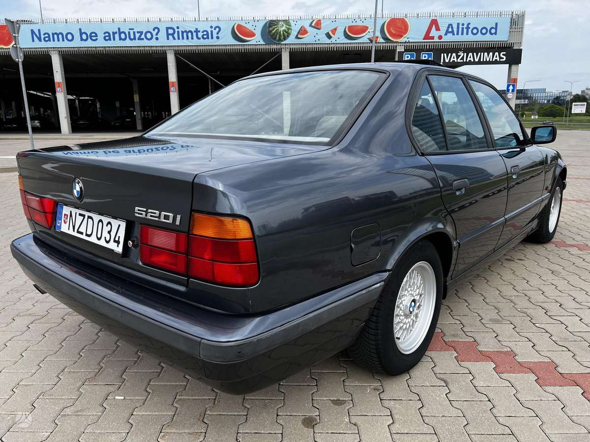 BMW 520, 2.0 l., Седан