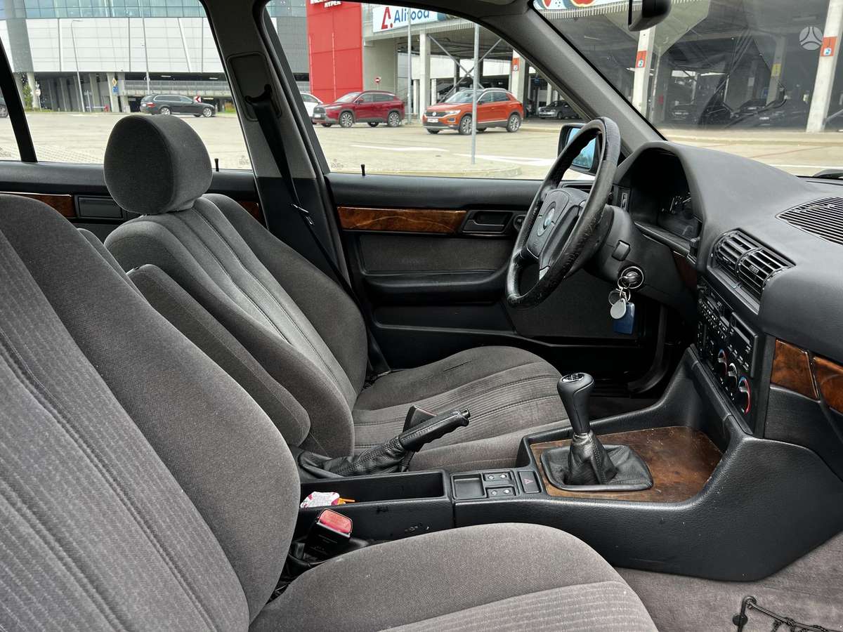 BMW 520, 2.0 l., Седан