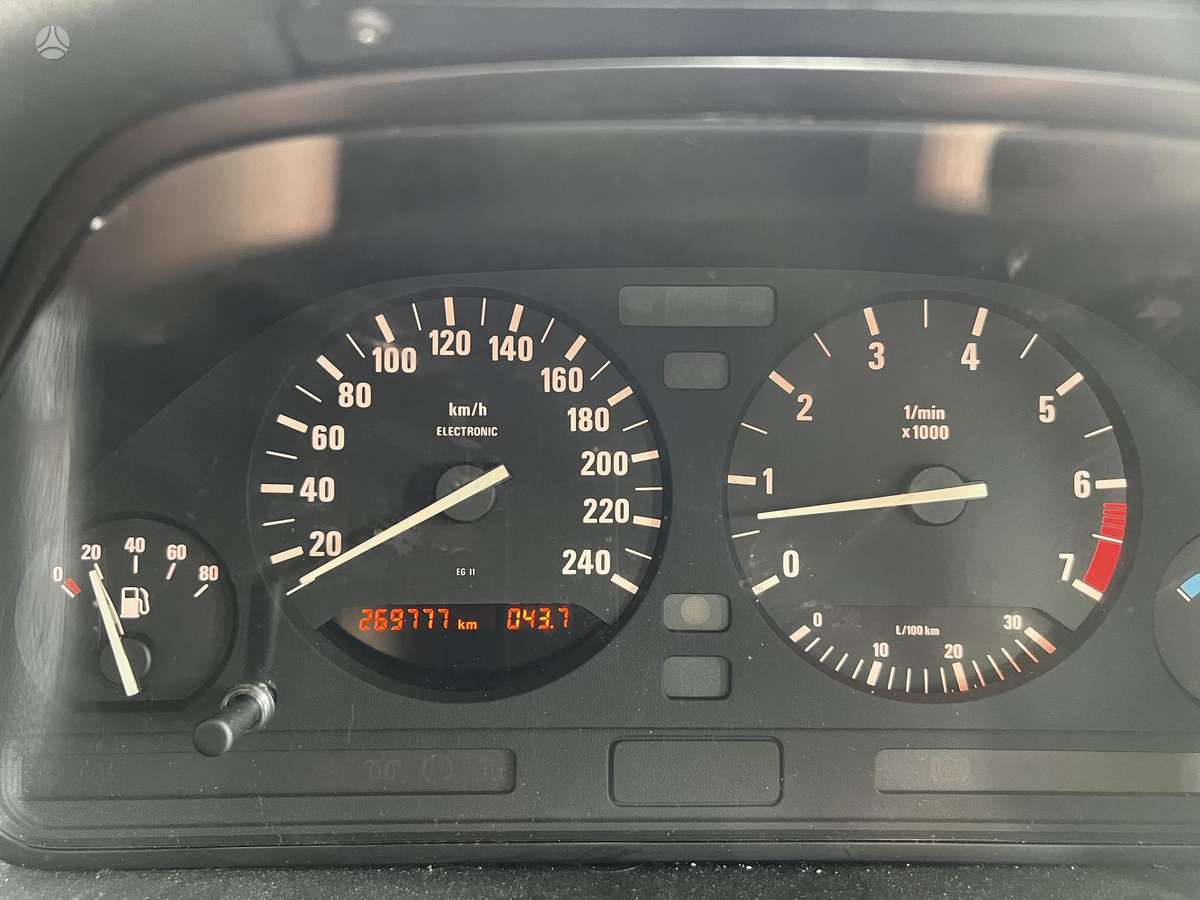 BMW 520, 2.0 l., Седан
