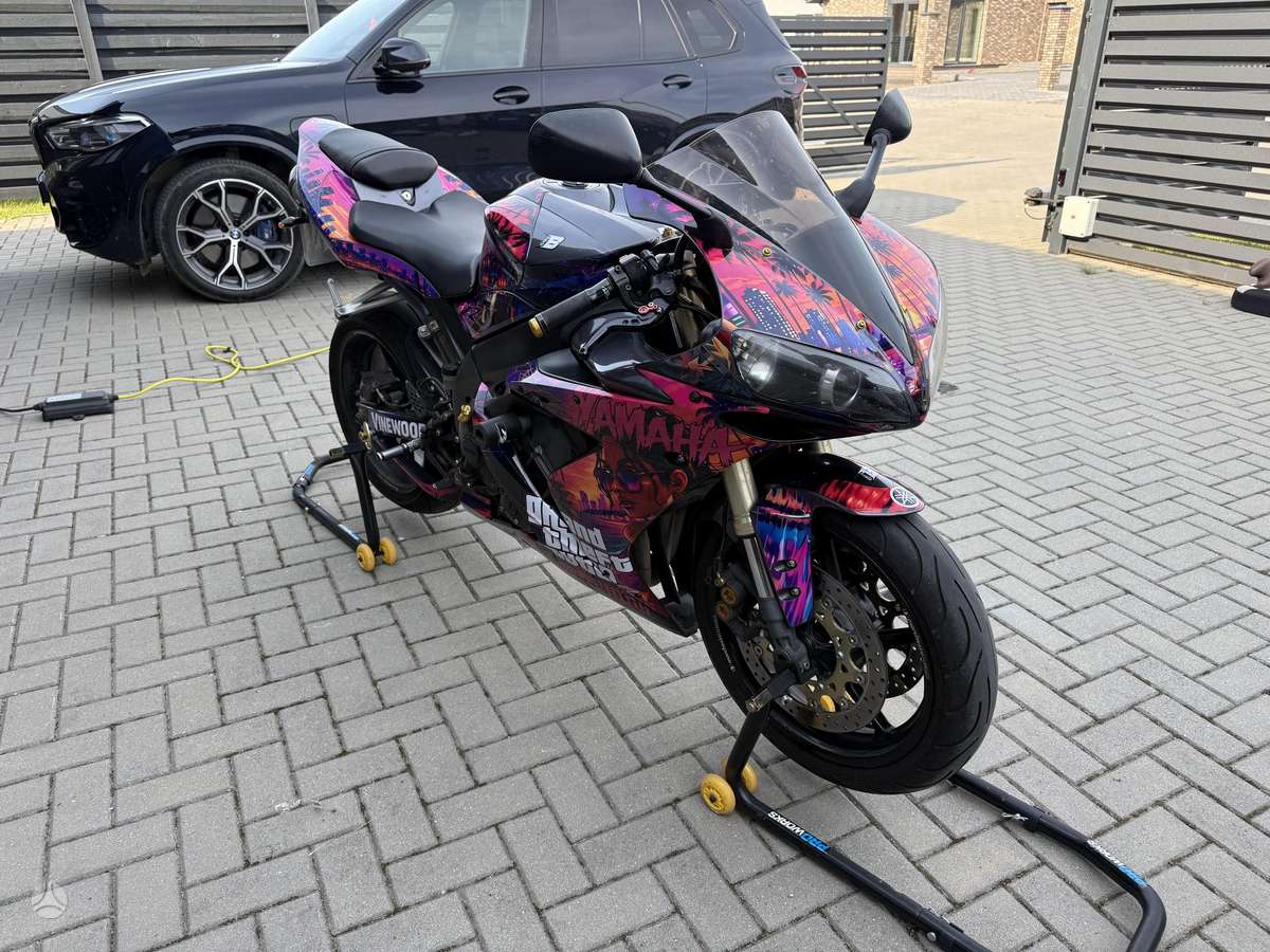 Yamaha R1 998cc, superbikes