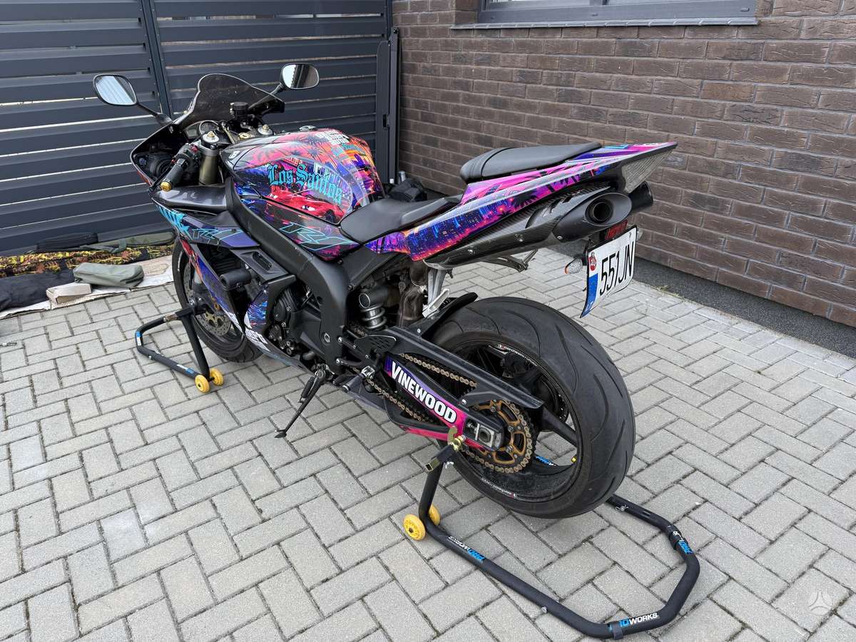 Yamaha R1 998cc, superbikes