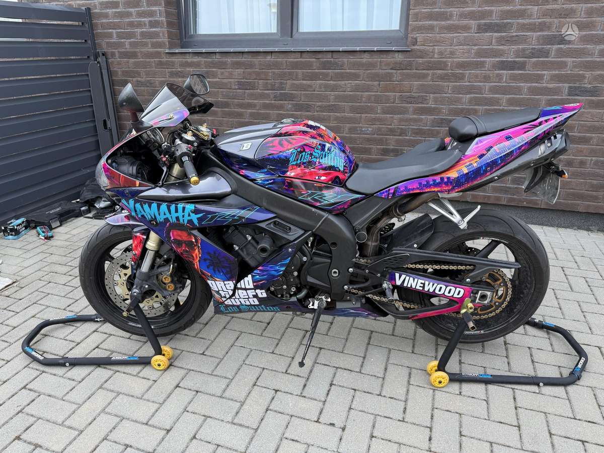 Yamaha R1 998cc, superbikes