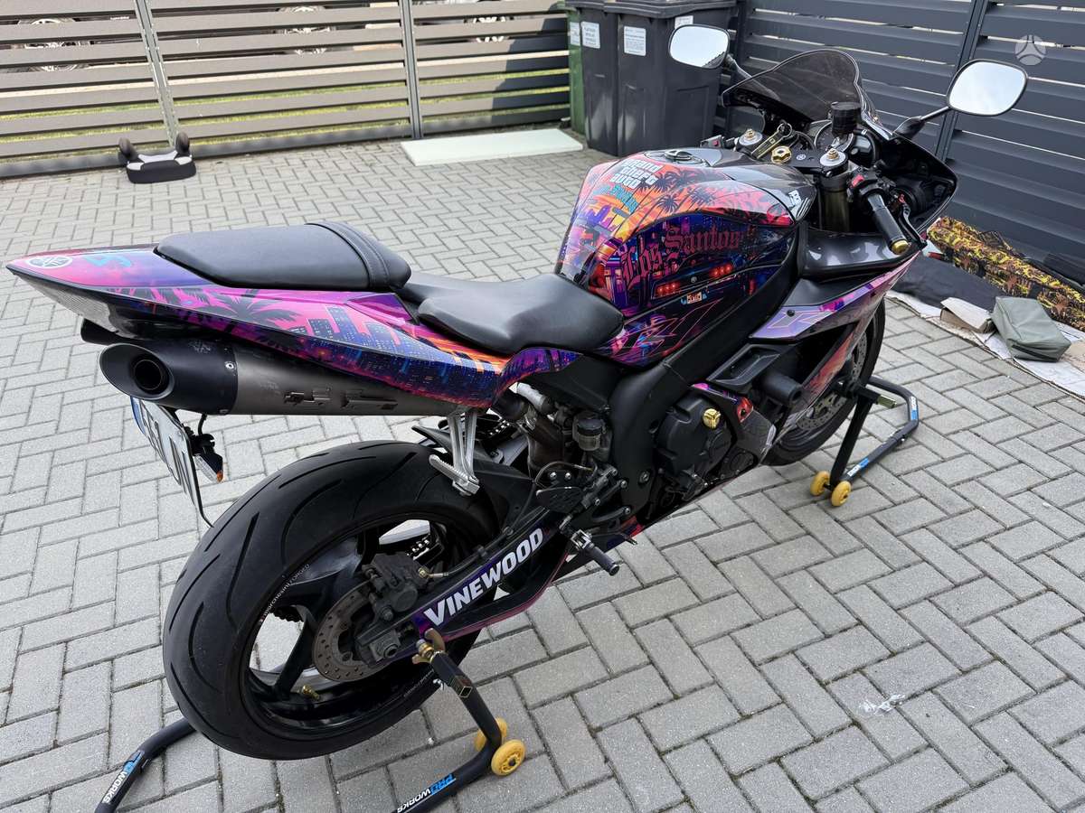 Yamaha R1 998cc, superbikes