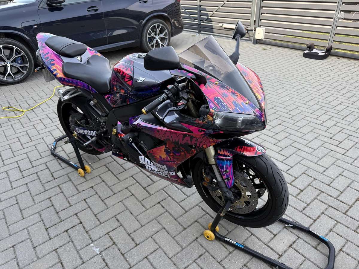 Yamaha R1 998cc, superbikes