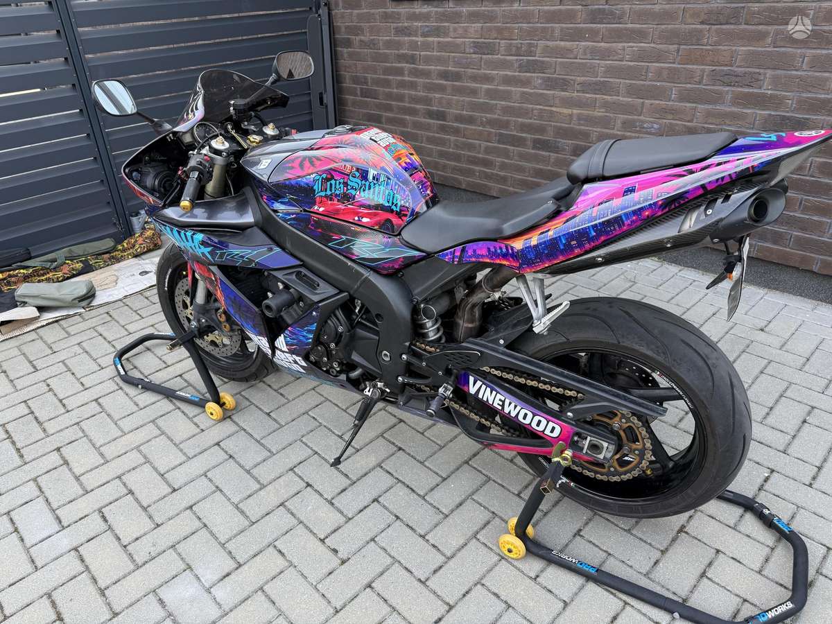 Yamaha R1 998cc, superbikes