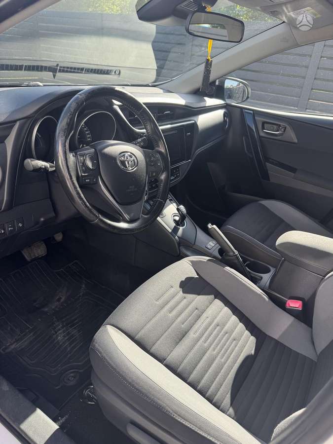 Toyota Auris - 7