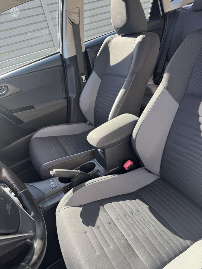 Toyota Auris - 11