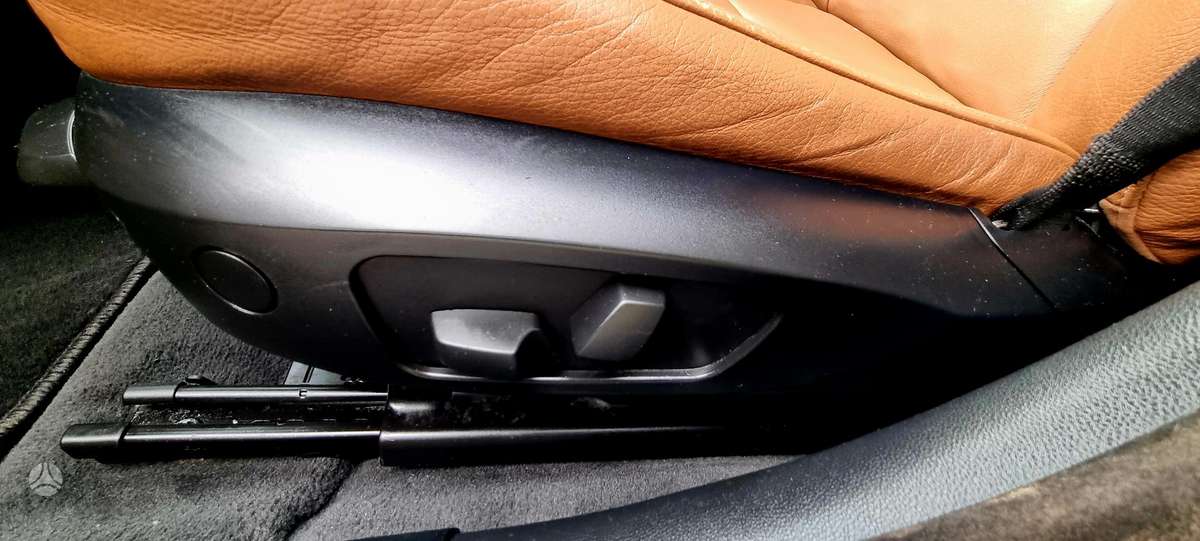 BMW 320, 2.0 l., Хэтчбек