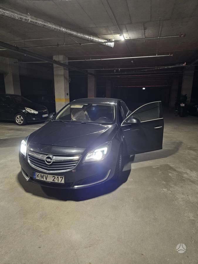 Opel Insignia, 2.0 l., hatchback