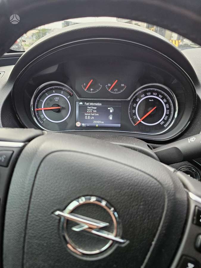 Opel Insignia, 2.0 l., hatchback