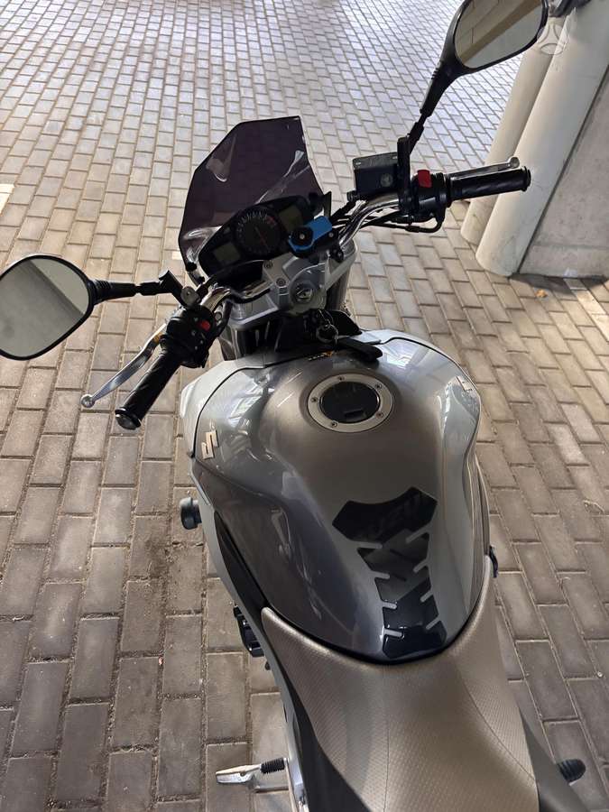 Suzuki GSR 600cc, street / classic