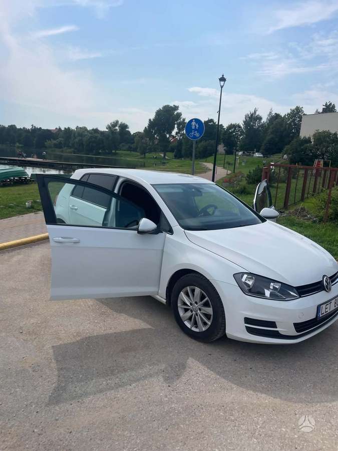 Volkswagen Golf - 8