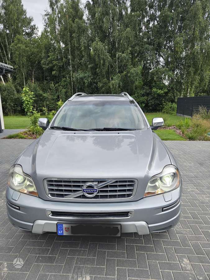 Volvo XC90 - 1