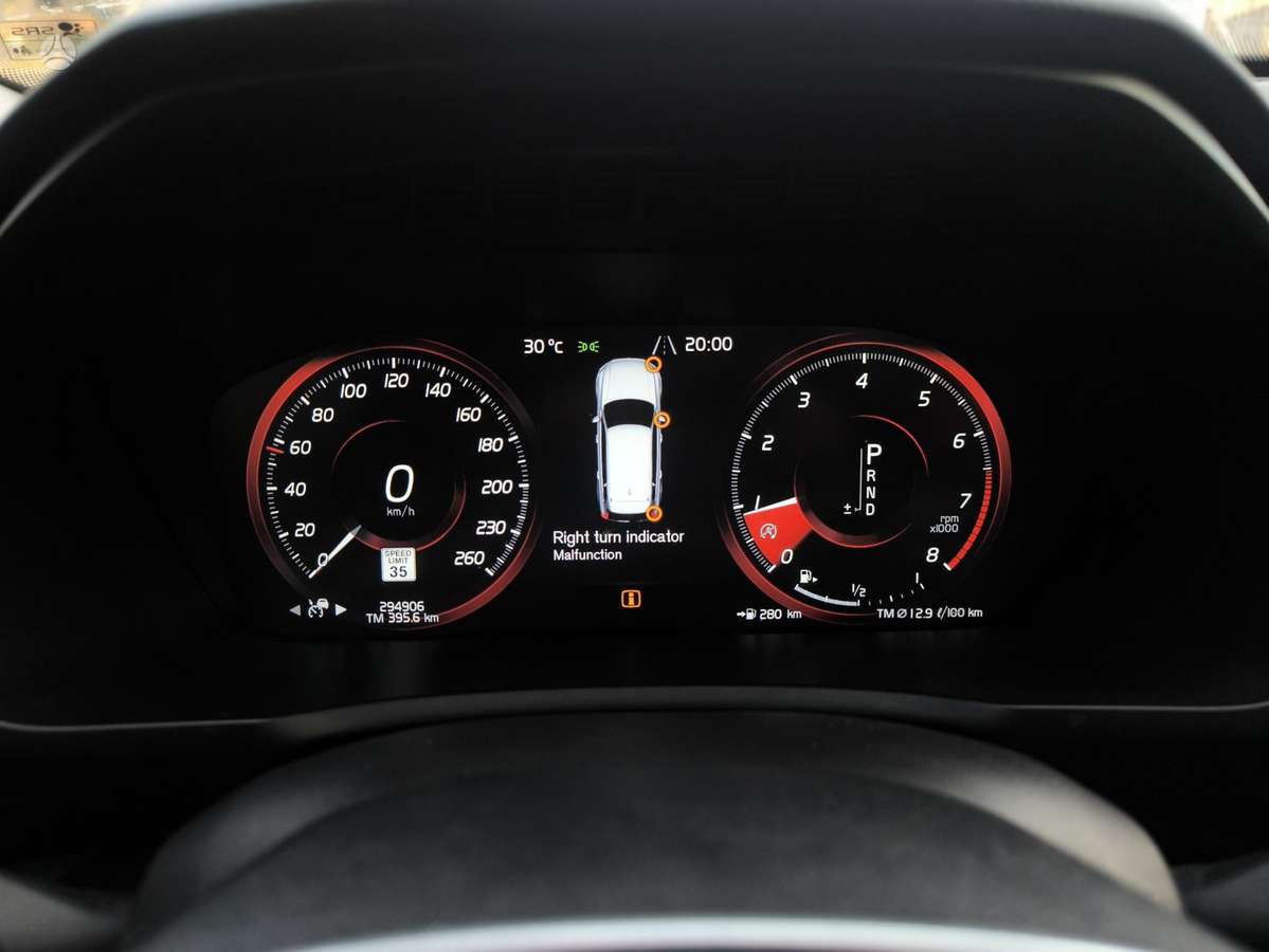 Volvo XC90 - 9