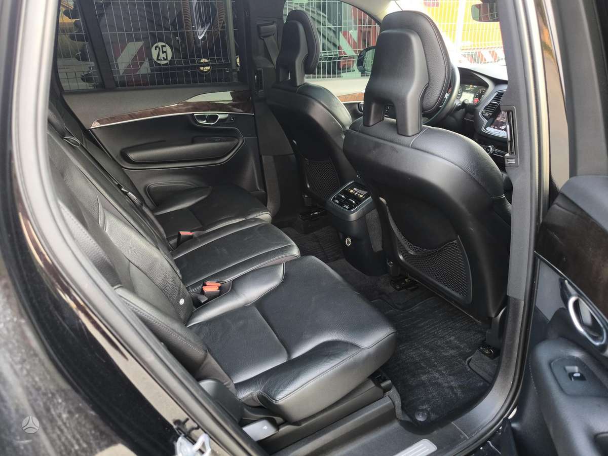 Volvo XC90, 2.0 l., off-road / crossover