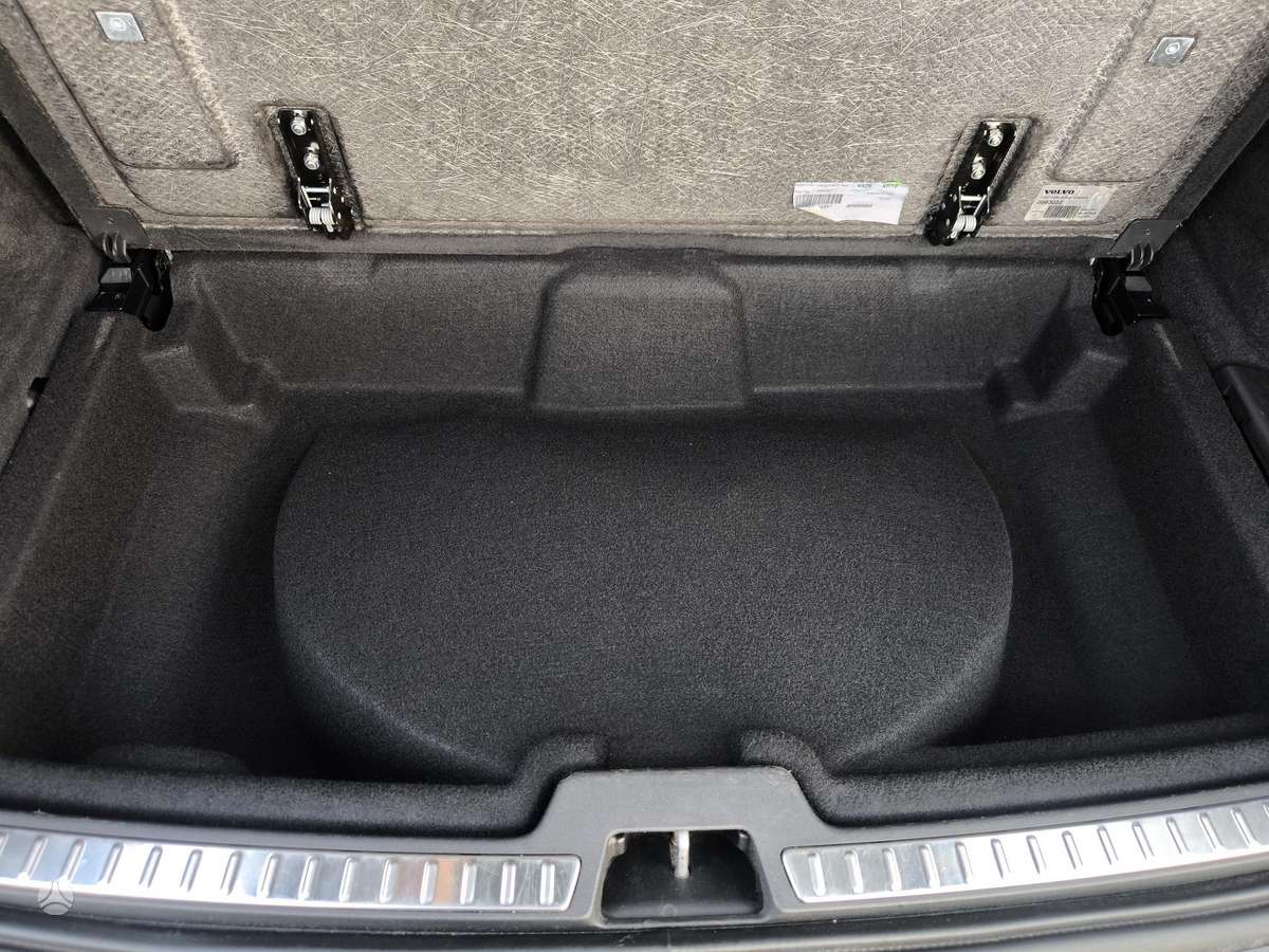 Volvo XC90, 2.0 l., off-road / crossover