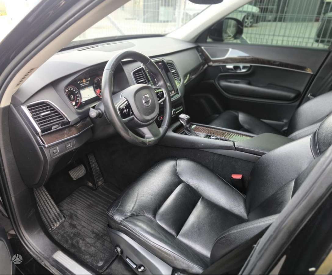 Volvo XC90 - 8