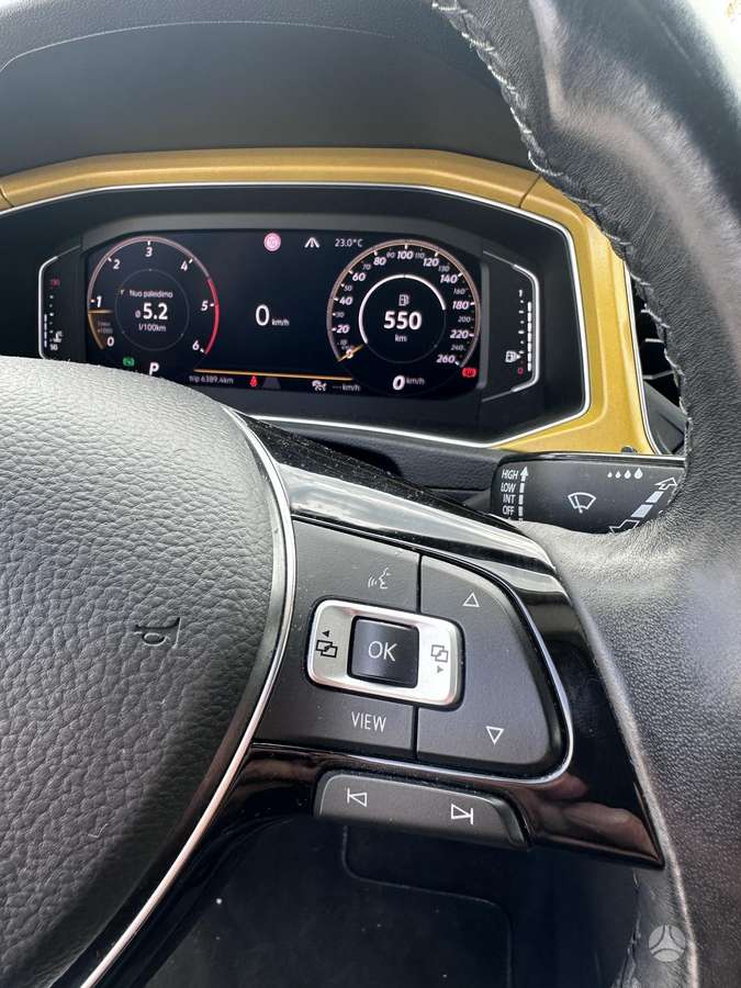 Volkswagen T-Roc - 10
