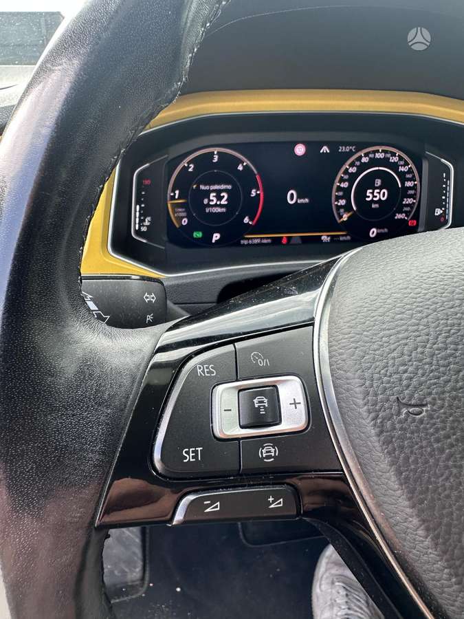 Volkswagen T-Roc - 11
