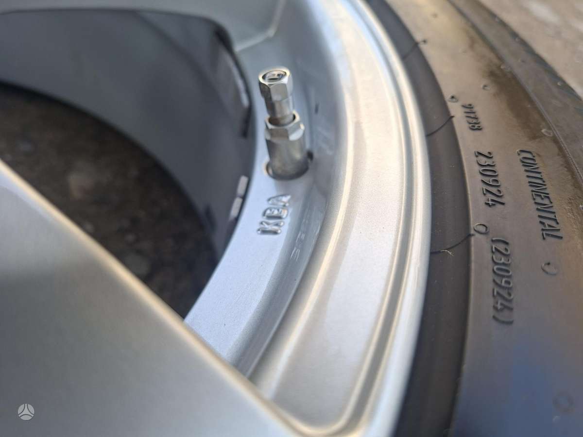 Dezent 7.5J ET50 67,1, light alloy, R18