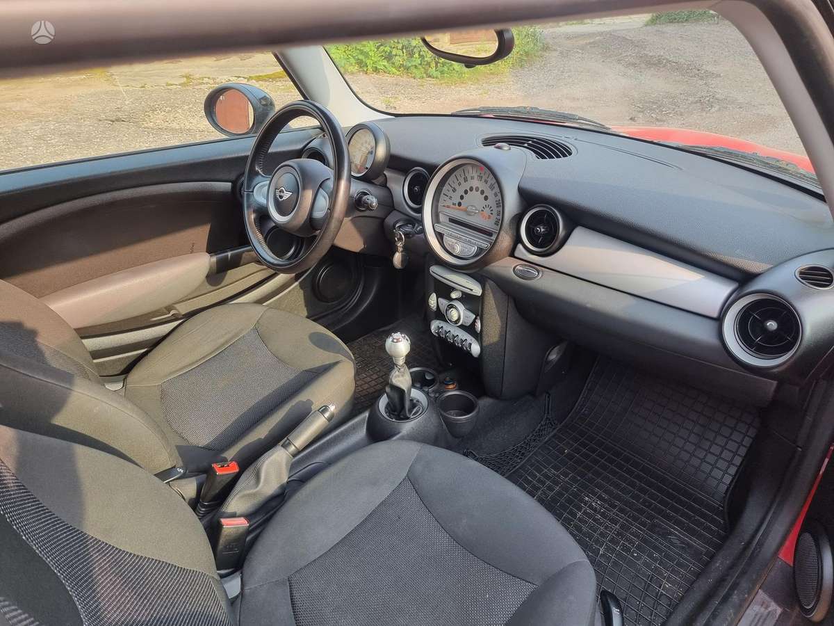 Mini Cooper, 1.4 l., hatchback