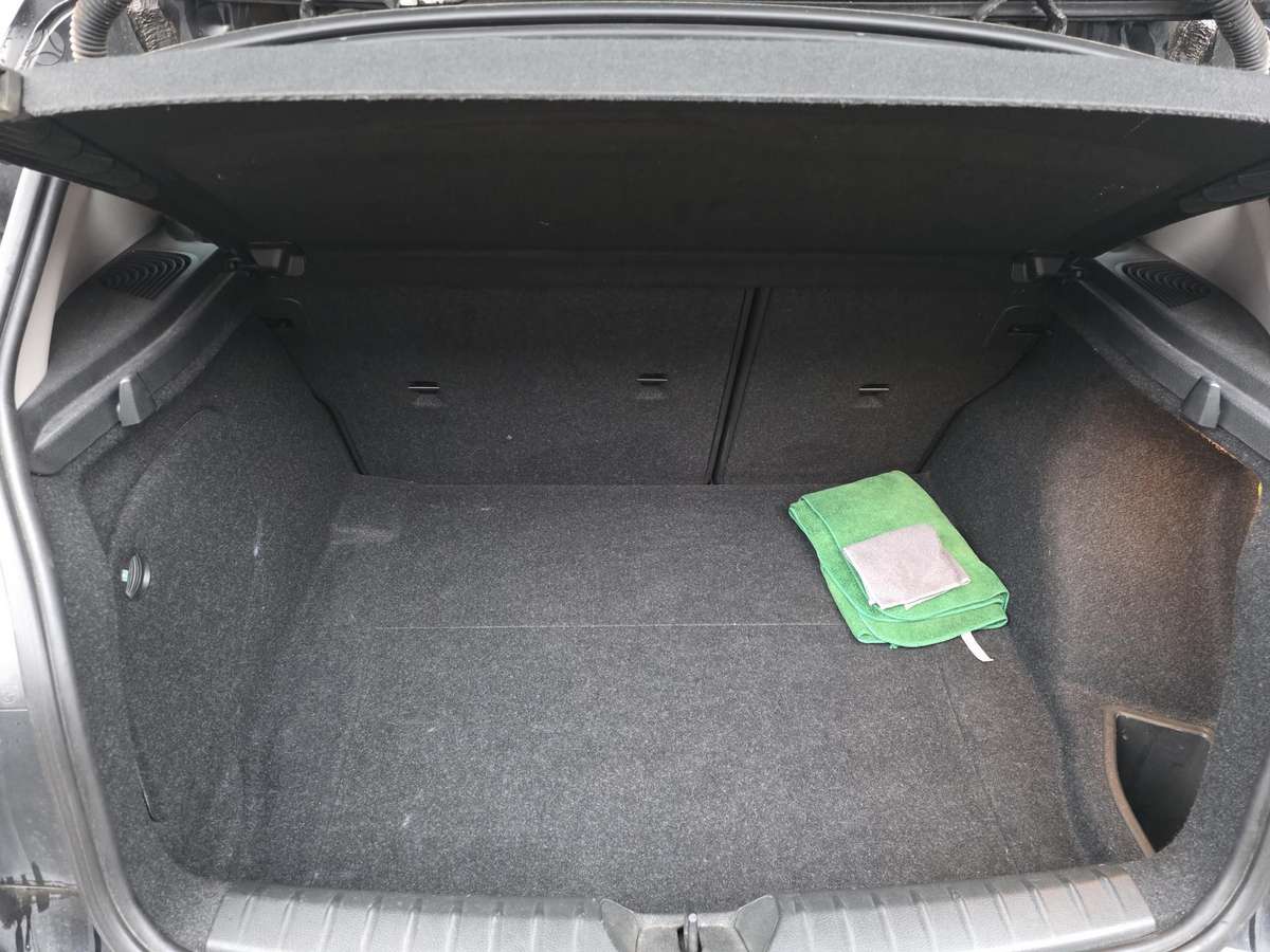 BMW 116, 1.6 l., hatchback
