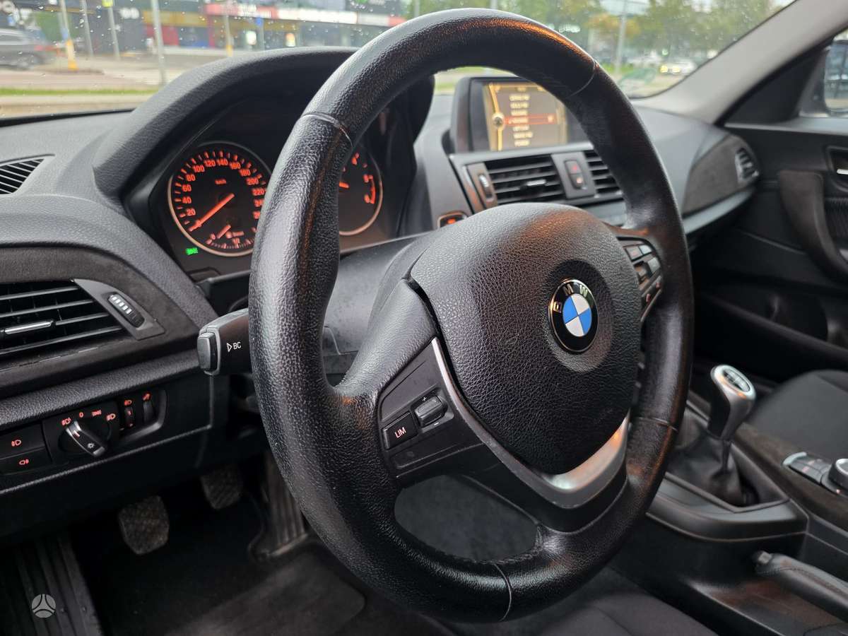 BMW 116, 1.6 l., hatchback