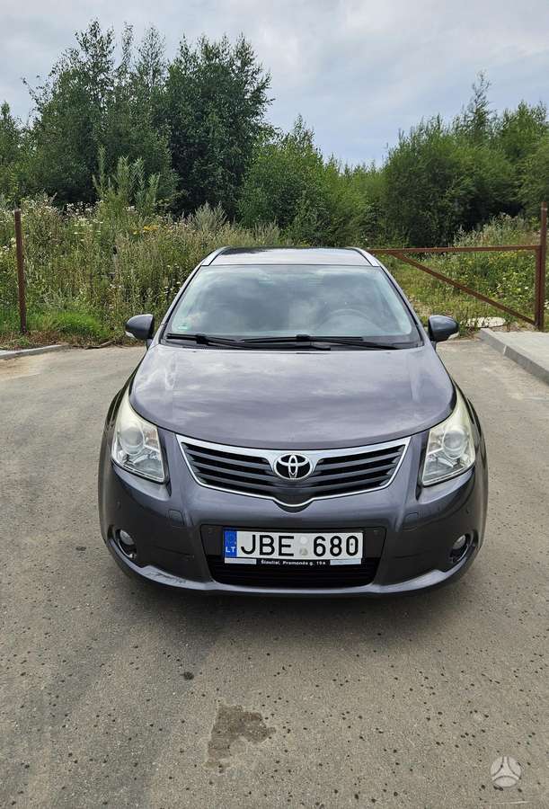 Toyota Avensis - 2