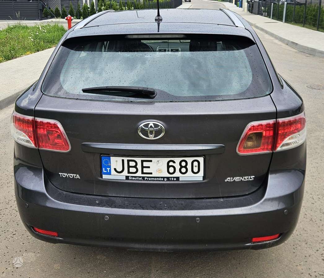 Toyota Avensis - 4