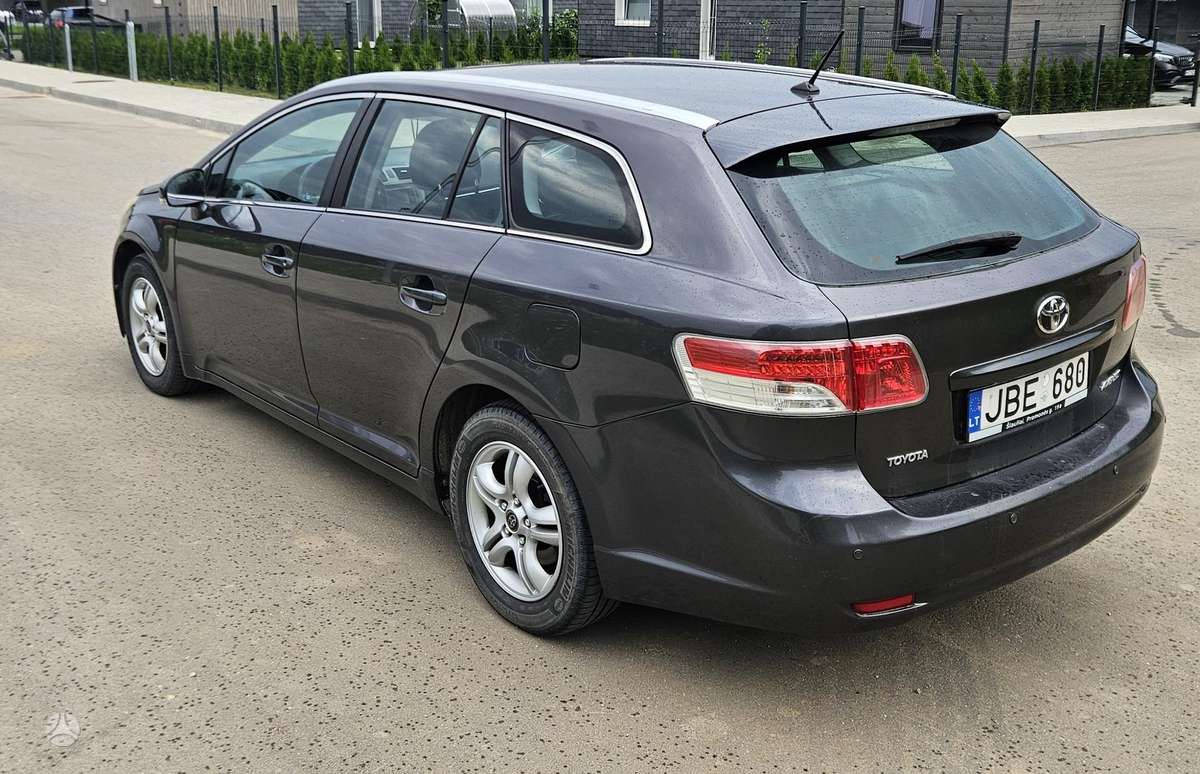Toyota Avensis - 5