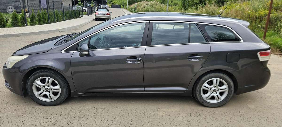 Toyota Avensis - 6