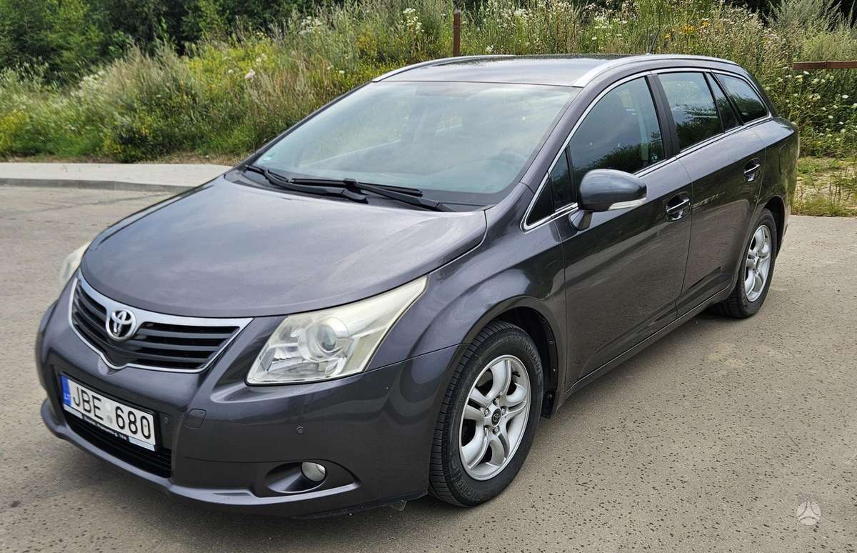 Toyota Avensis - 1