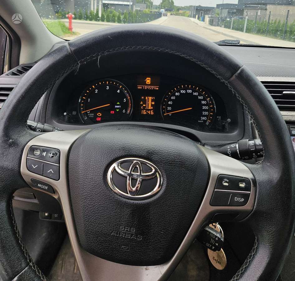 Toyota Avensis - 9
