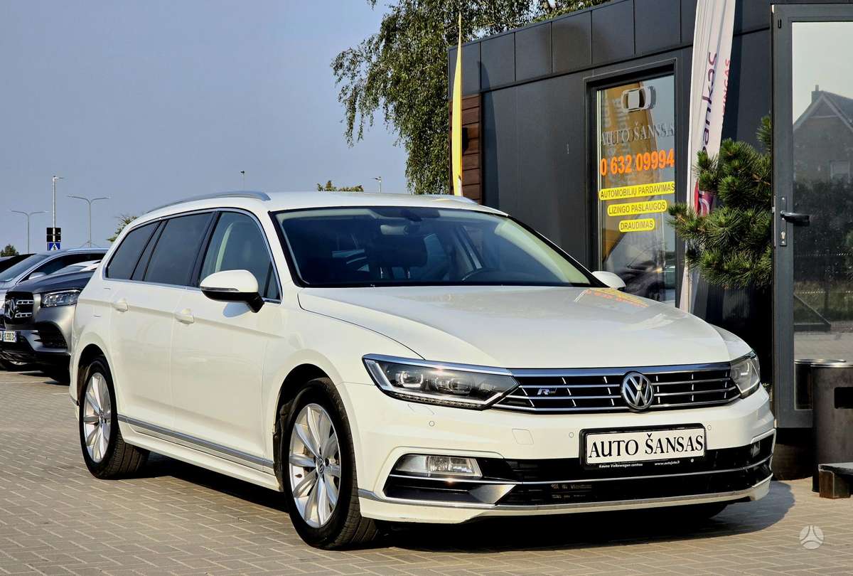 Volkswagen Passat - 1