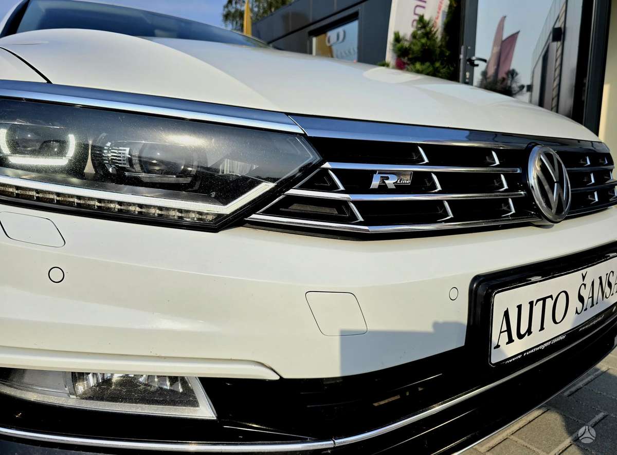 Volkswagen Passat - 12