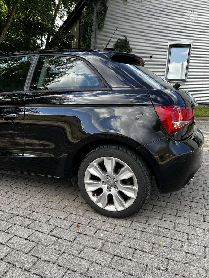 Audi A1, 1.6 l., hatchback