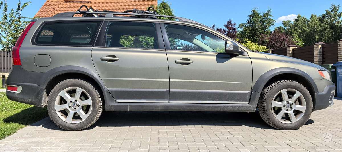 Volvo XC70, 2.4 l., wagon
