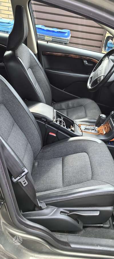 Volvo XC70, 2.4 l., wagon