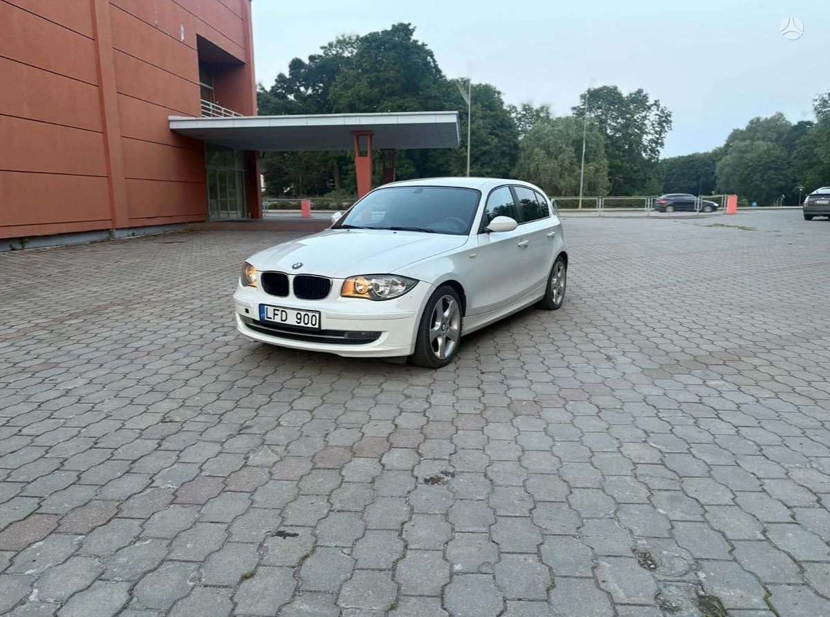 BMW 118, 2.0 l., hatchback