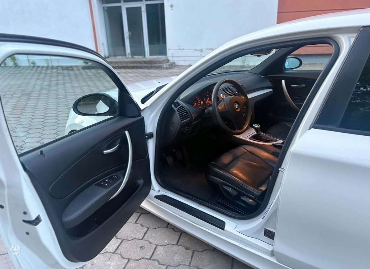 BMW 118, 2.0 l., hatchback