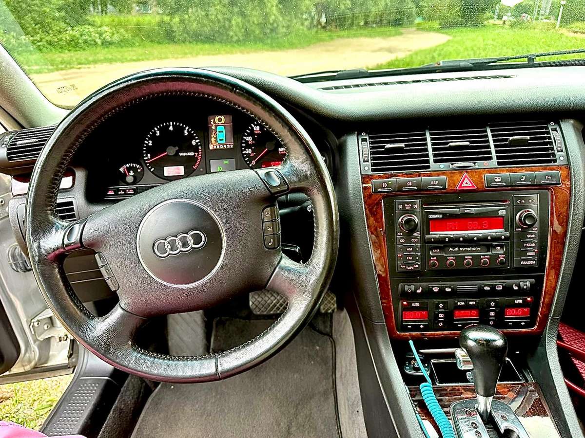 Audi A8, 4.2 l., Седан