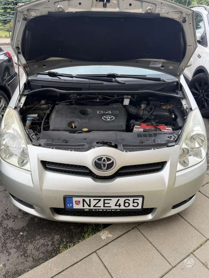 Toyota Corolla Verso - 1