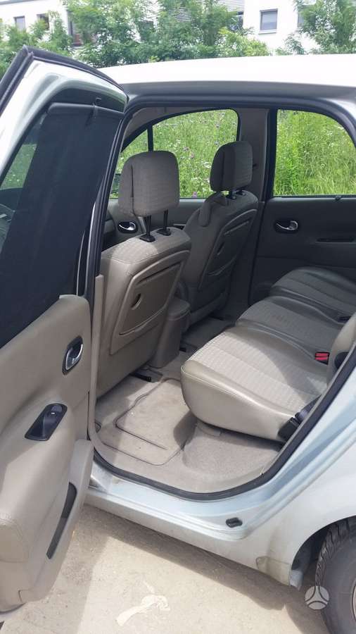 Renault Scenic dalimis
