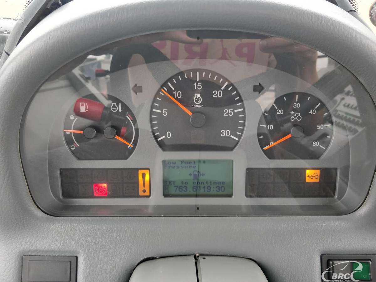 Valtra T190, traktori