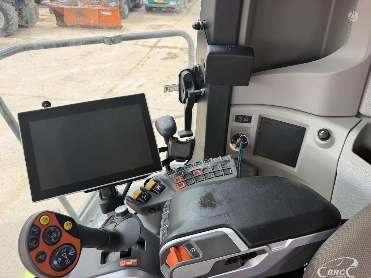Claas Trion 650, kombainai