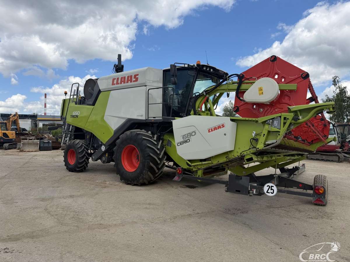Claas Trion 650, kombainai