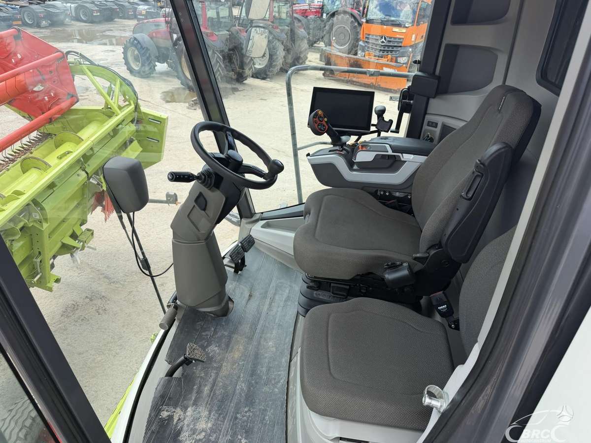 Claas Trion 650, kombainai