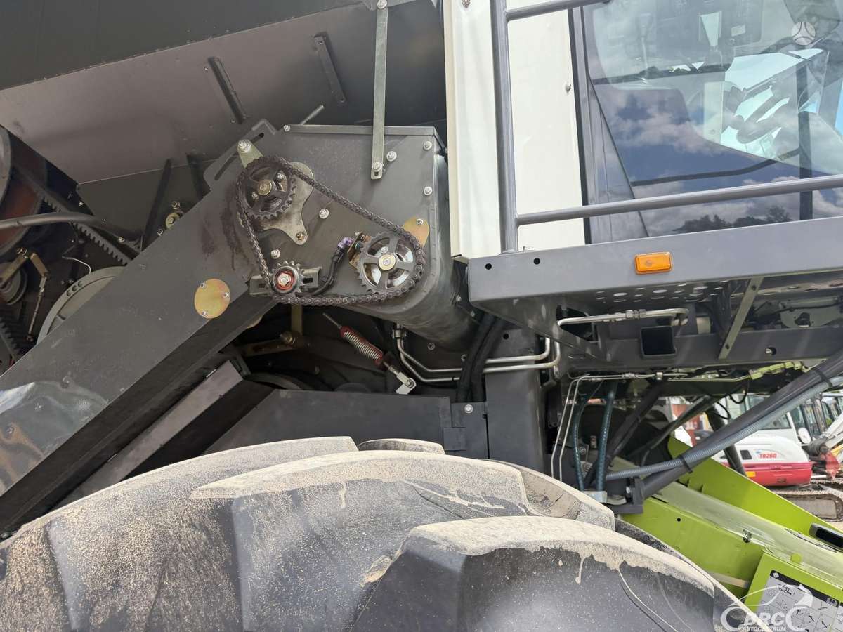 Claas Trion 650, kombainai